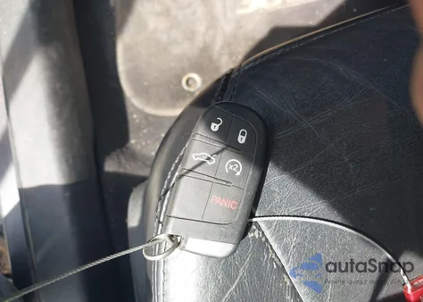 2013 Chrysler 300 Motown from USA, damaged, VIN 2C3CCAAG4DH672381